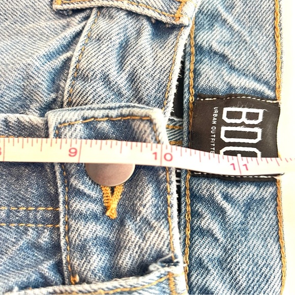 BDG Toothpick High Rise Slightly Distressed Straight Leg Jean Medium Wash 25 - Picture 11 of 14